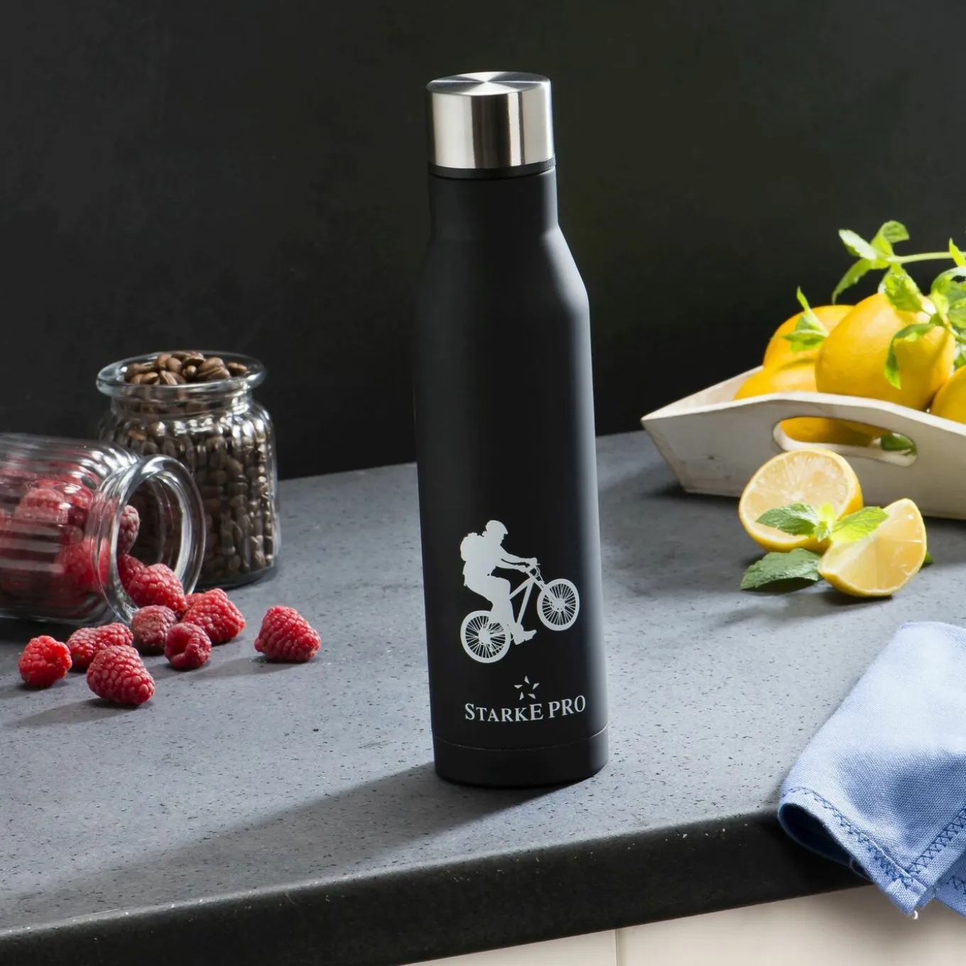 Butelka termiczna Starke Pro Explorer 750 ml czarna ze stali nierdzewnej