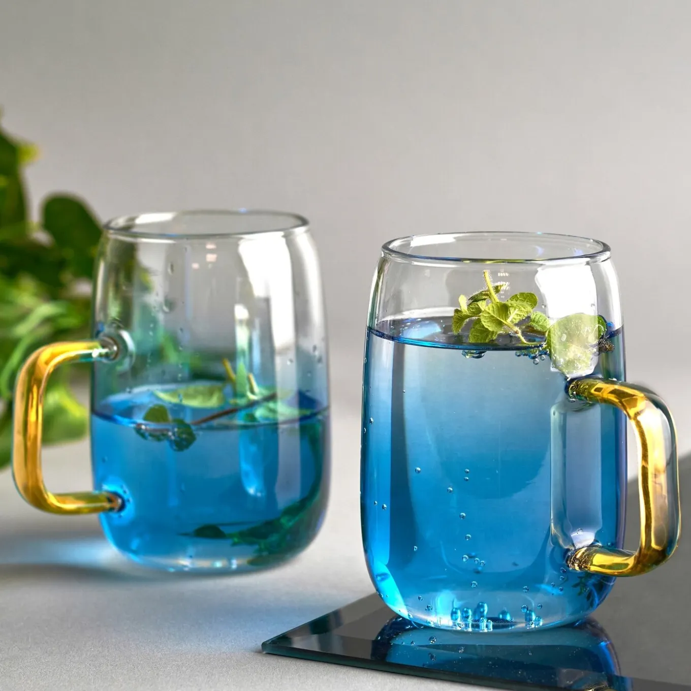 Dzbanek szklany Starke Pro Arube 1,5 l i 2 szklanki 300 ml niebieskie