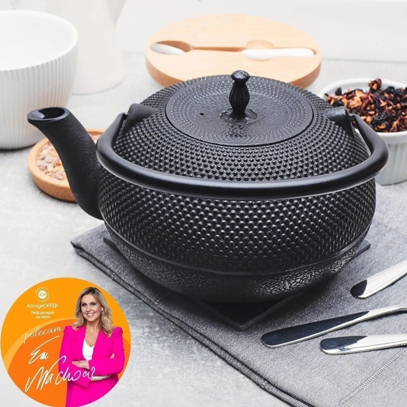 Imbryk do herbaty z zaparzaczem żeliwny Konighoffer Hanako 1,8 l czarny