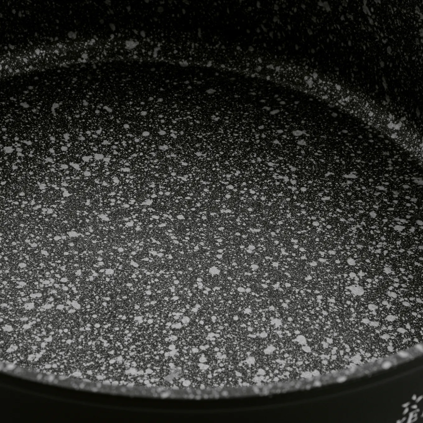 Patelnia indukcyjna głęboka non-stick z pokrywką Starke Pro Sesar 24 cm