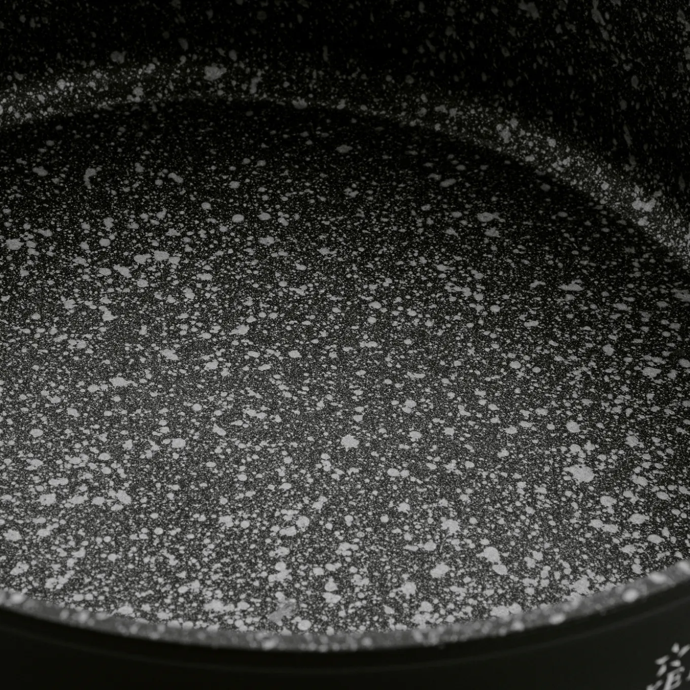 Patelnia indukcyjna głęboka non-stick z pokrywką Starke Pro Sesar 28 cm