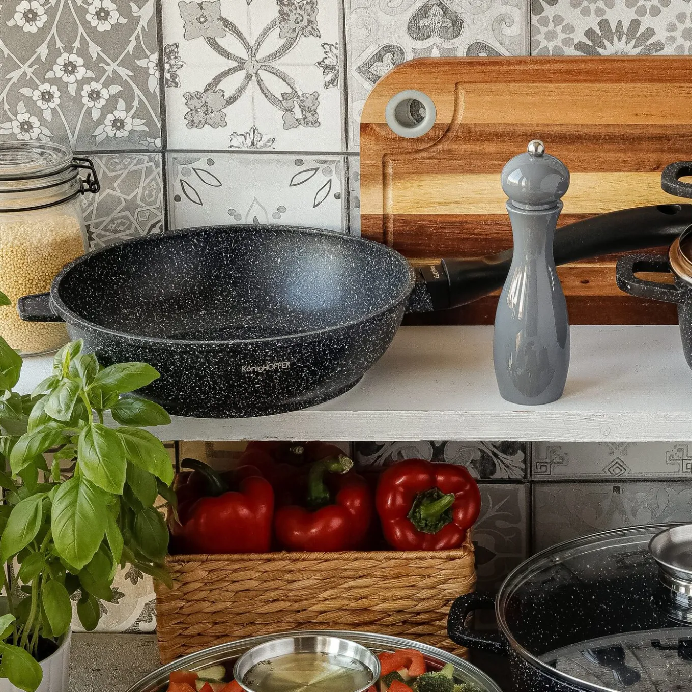 Patelnia na indukcję głęboka Konighoffer Pollo Black 24 x 7 cm