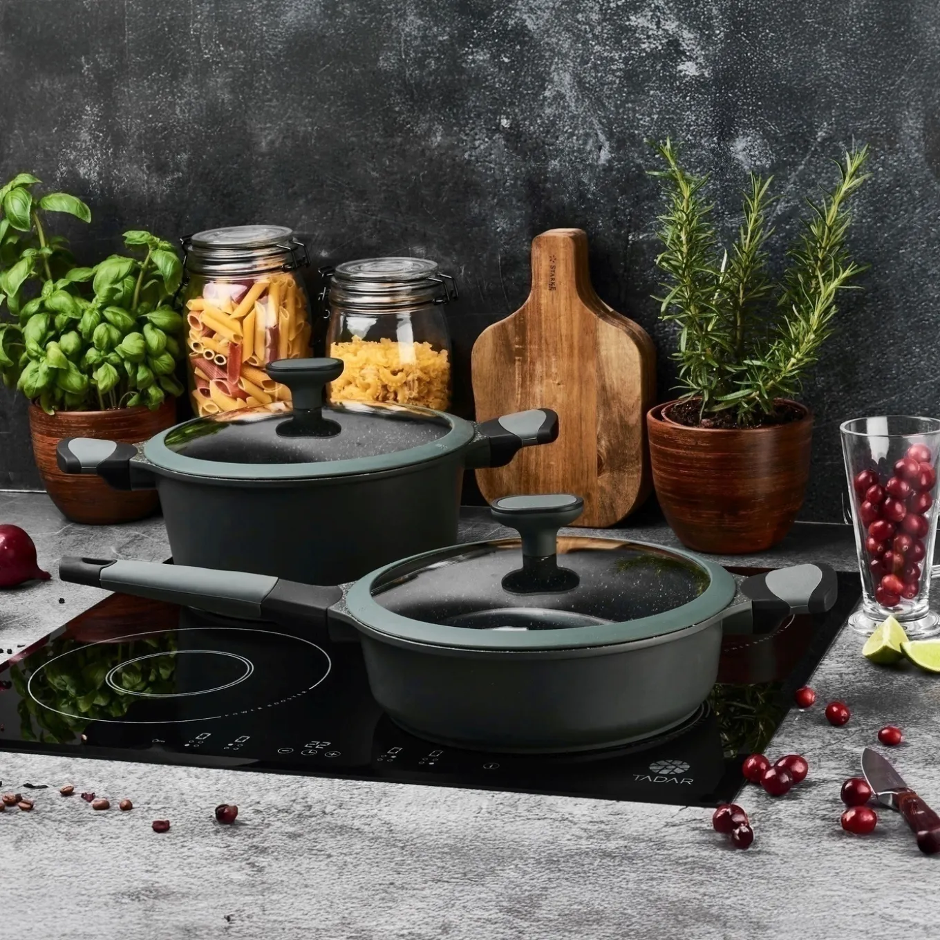 Patelnia na indukcję marmurowa z pokrywką Starke Pro Viridi 24 cm głęboka