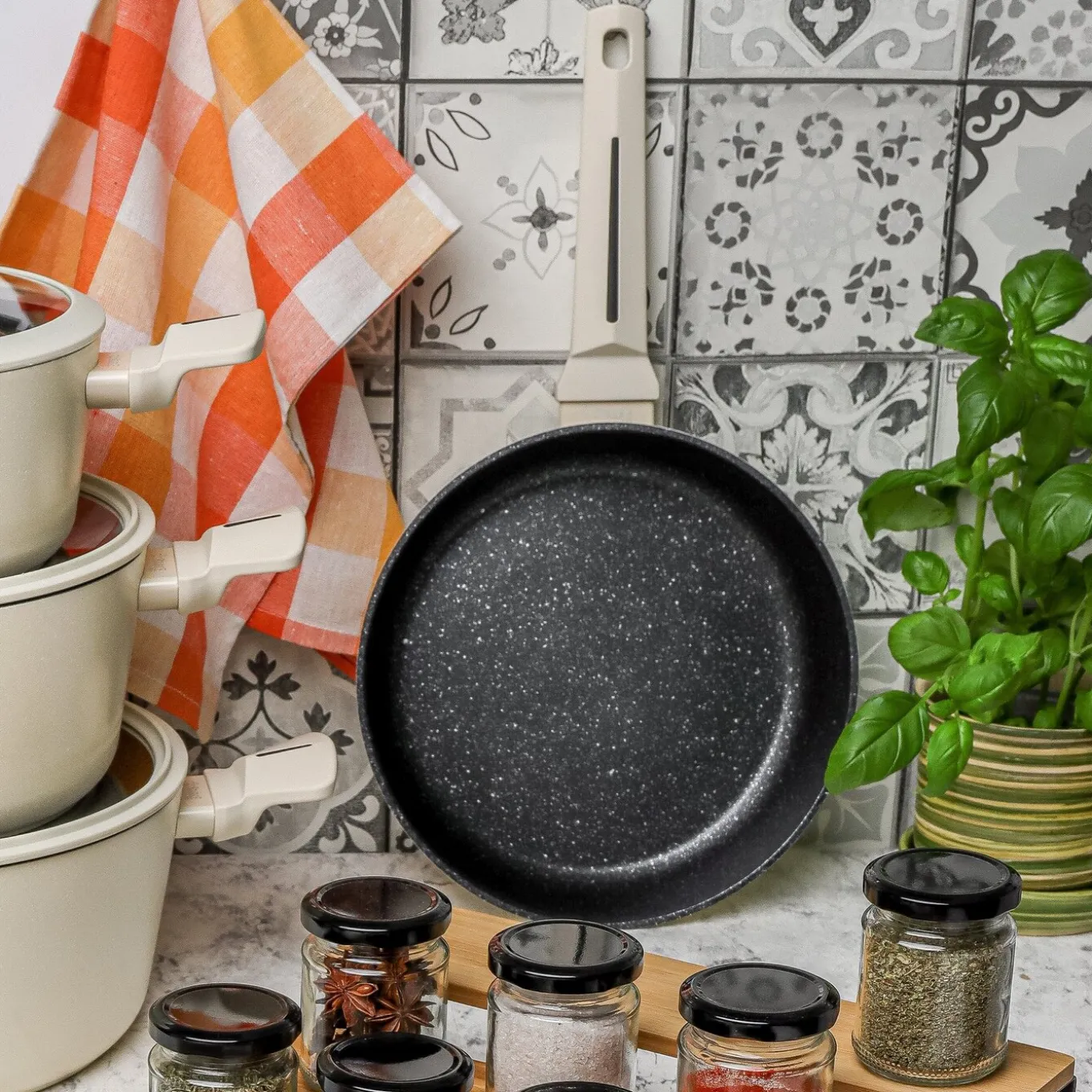 Patelnia na indukcję non-stick Starke Pro Brule 24 cm