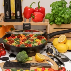 Patelnia WOK na indukcję z pokrywką Starke Pro Yasai 30 cm