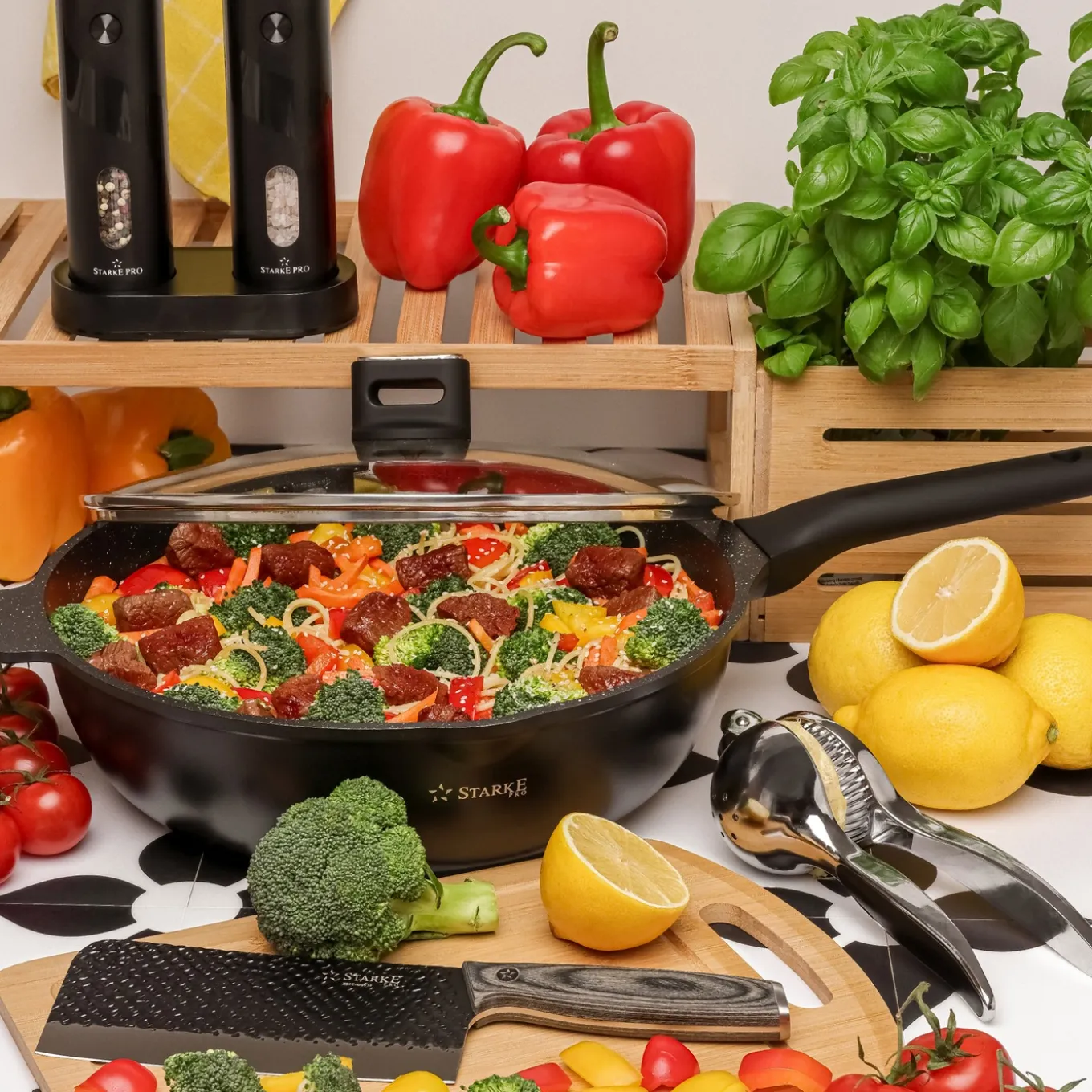 Patelnia WOK na indukcję z pokrywką Starke Pro Yasai 30 cm