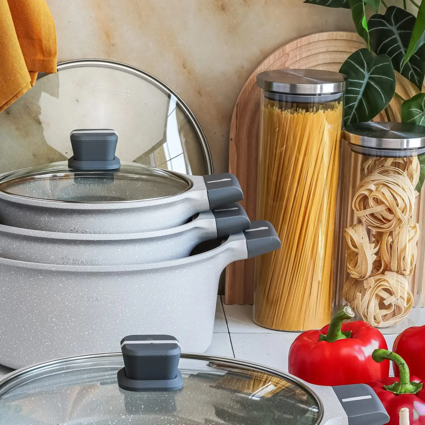 Pojemnik szklany z pokrywką na produkty sypkie Tadar Kimi 1700 ml