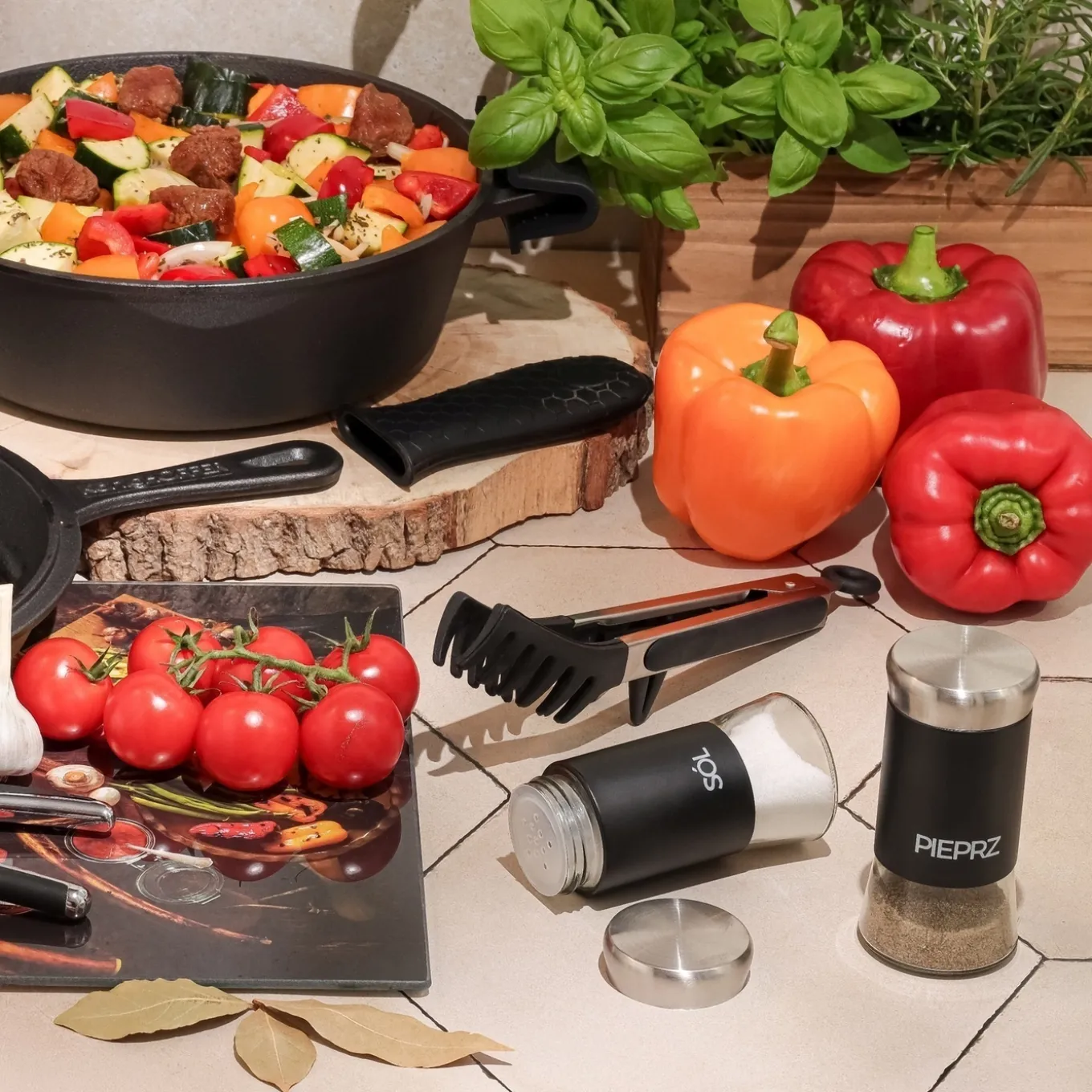 Przyprawniki kuchenne do soli i pieprzu Tadar 150 ml czarne