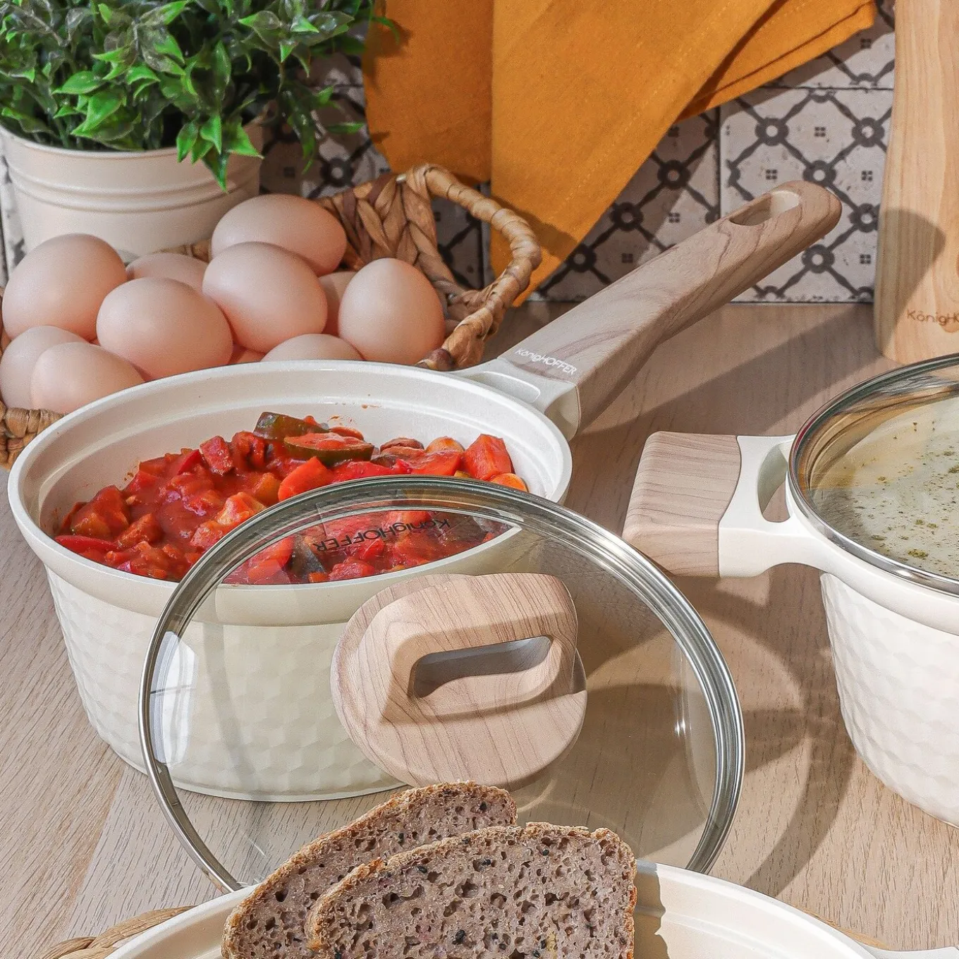 Rondel z powłoką ceramiczną na indukcję Konighoffer Rosti 18 cm 1,7 l kremowy