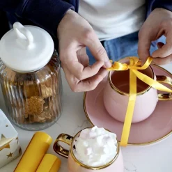 Słoik ozdobny z pokrywką ceramiczną Tadar Serce 1300 ml okrągły