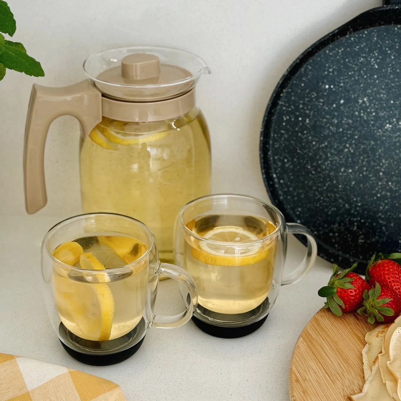 Szklanki termiczne do kawy z silikonowym dnem Konighoffer Garet 330 ml 6 szt. czarne