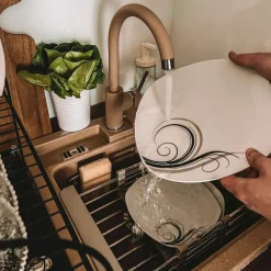 Zestaw kwadratowych talerzy porcelanowych Tadar Dolce Vita 18 elementów