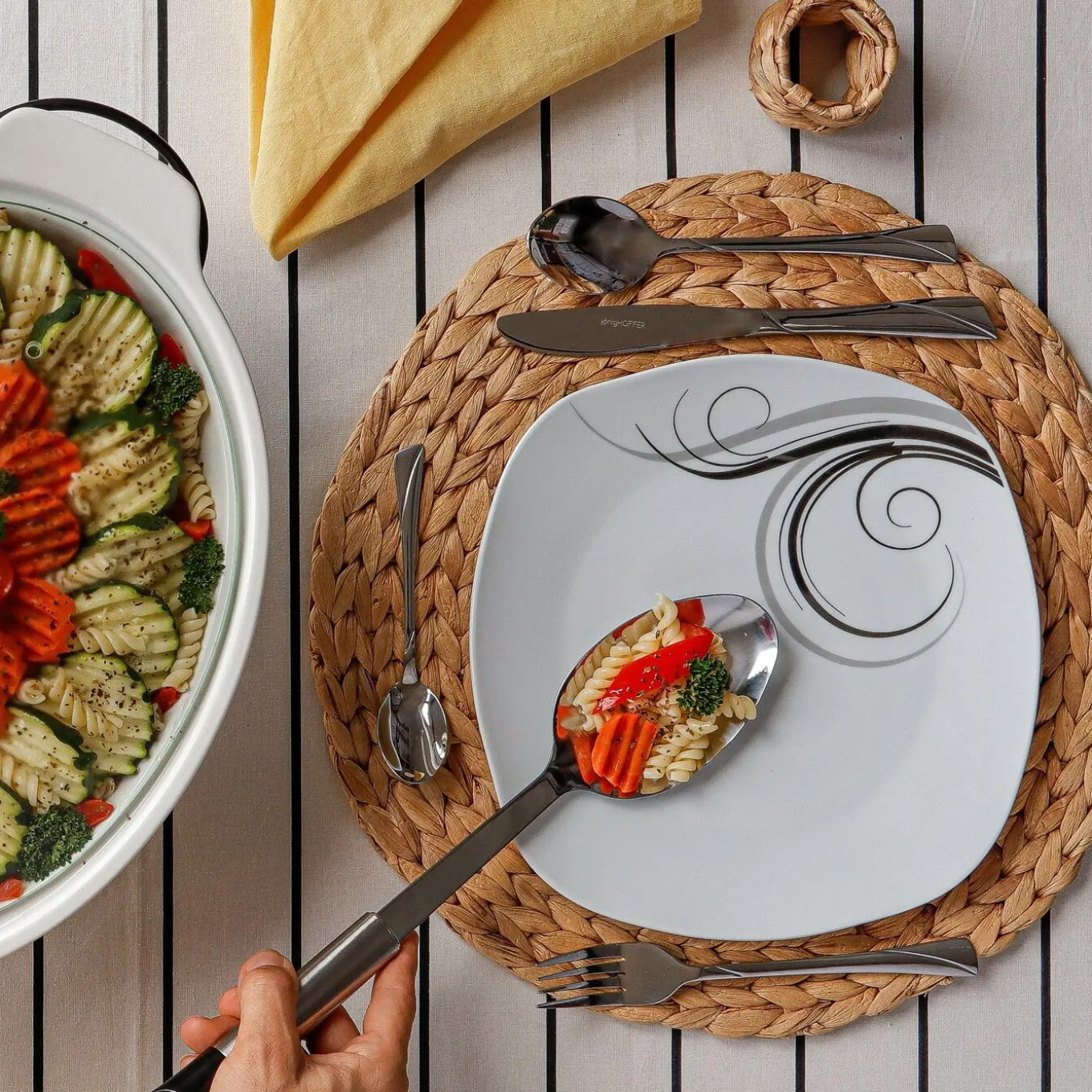 Zestaw kwadratowych talerzy porcelanowych Tadar Dolce Vita 18 elementów